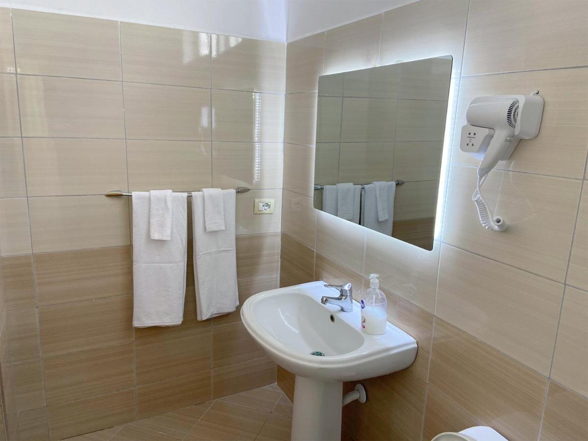 Guesthouse Niko 베라트 외부 사진